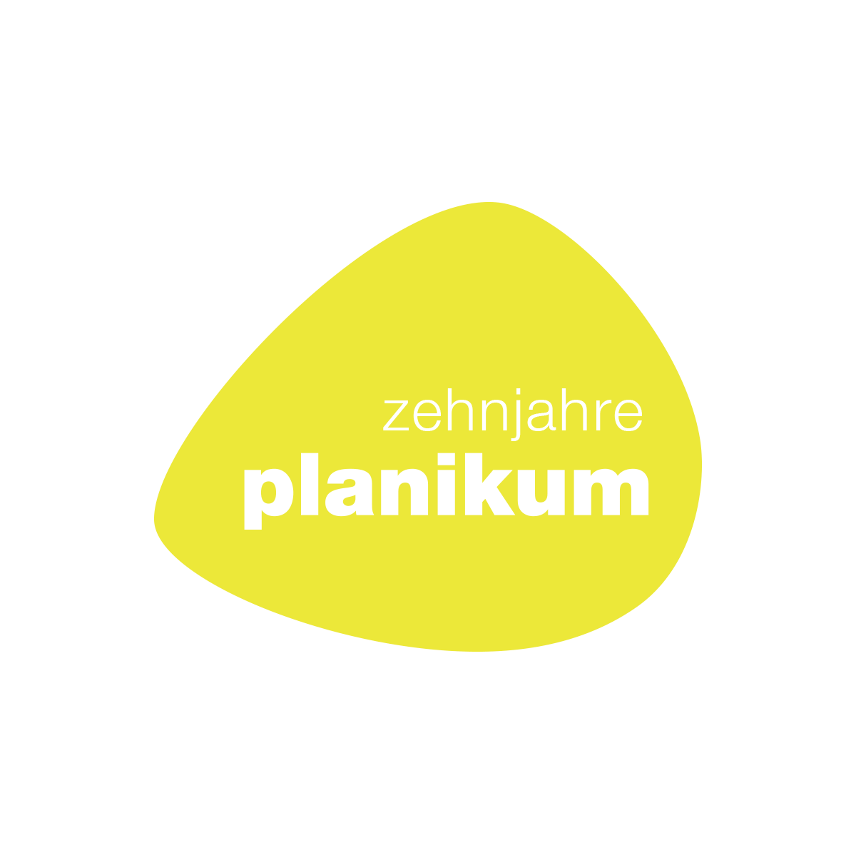 Jubiläumslogo "zehn Jahre Planikum" mit farbigen Hintergründen in organischer Form