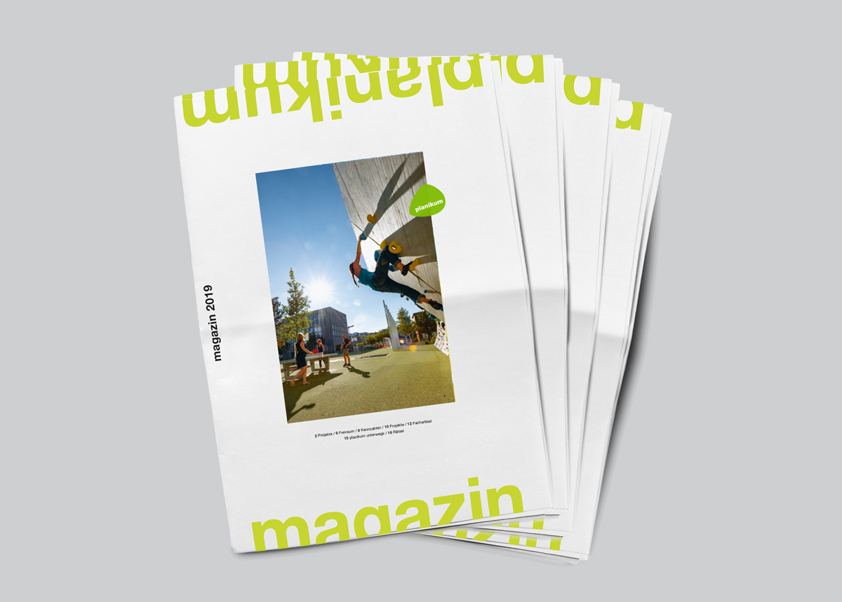 Planikum Magazin 2019 mit Kletterszene auf dem Titelbild