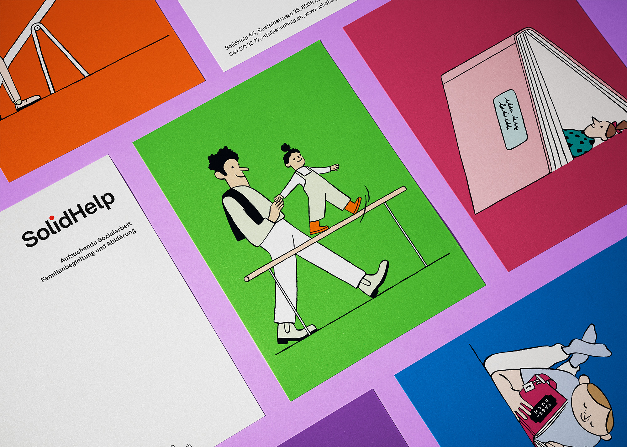 Postkarten-Set von SolidHelp mit Logo, schlichter Gestaltung und farbigen Illustrationen