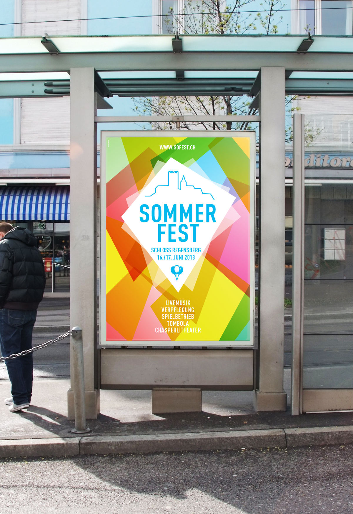 Sommerfest 2018 der Stiftung Schloss Regensberg – Werbeplakat an einer Bushaltestelle