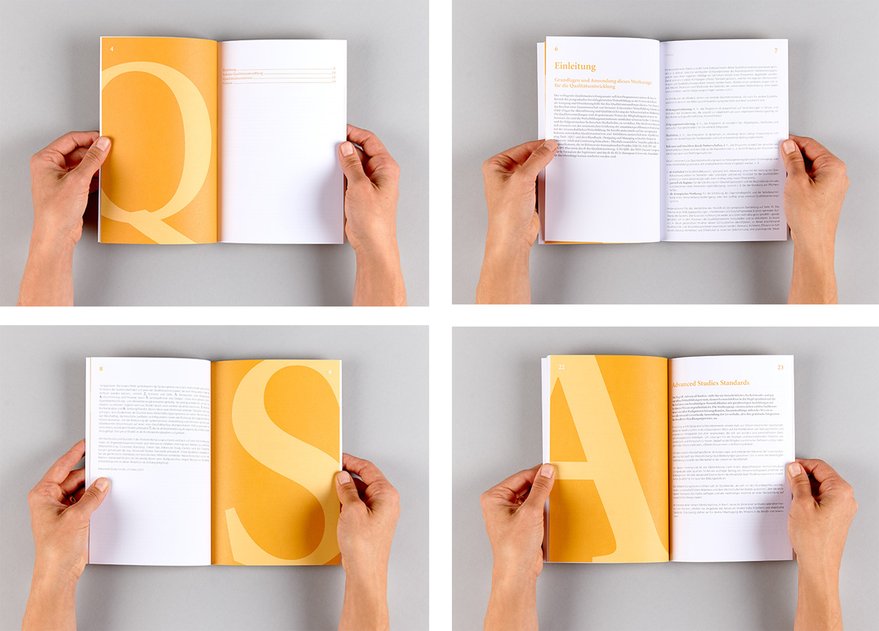 Buchseiten mit gelben Gestaltungselementen und Inhalten zur Qualitätsentwicklung.